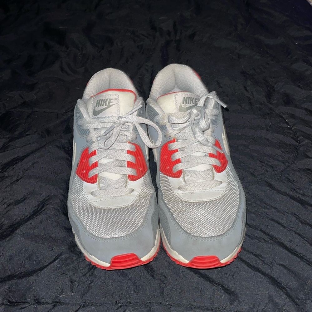 Red, white and grey Nike Air Max sneakers /Size 9 in men’s